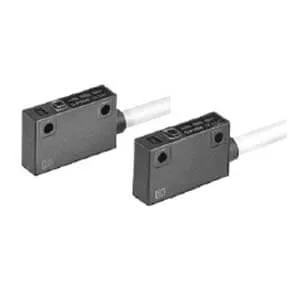 D-P5DW D-P5DW, Strong Magnetic Field Resistant 2 Colours lndication Style Solid State Switch, Rail Mounting, Grommet
